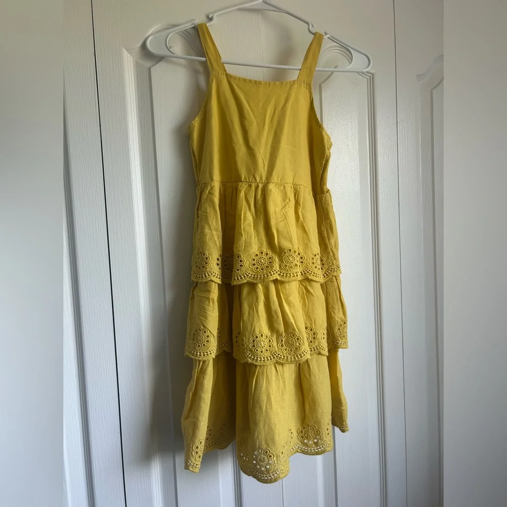 EUC Old Navy Girls Sleeveless Tiered Eyelet Dress